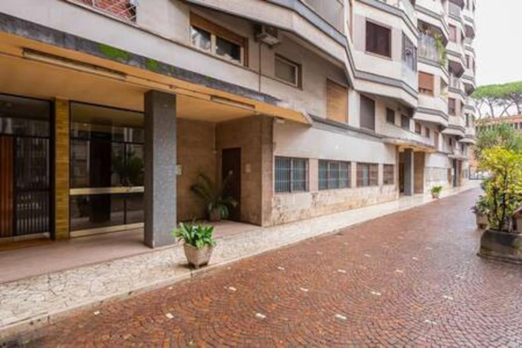 Domus Laterani By Jfm - Comfortable Apartment Big Terrace Colosseo Rome Exterior photo
