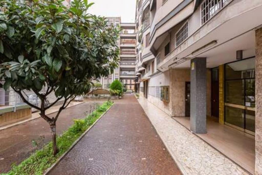 Domus Laterani By Jfm - Comfortable Apartment Big Terrace Colosseo Rome Exterior photo