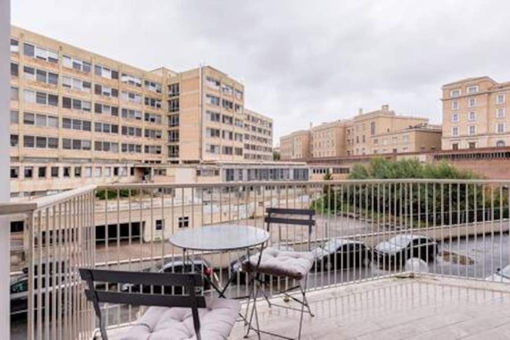 Domus Laterani By Jfm - Comfortable Apartment Big Terrace Colosseo Rome Exterior photo