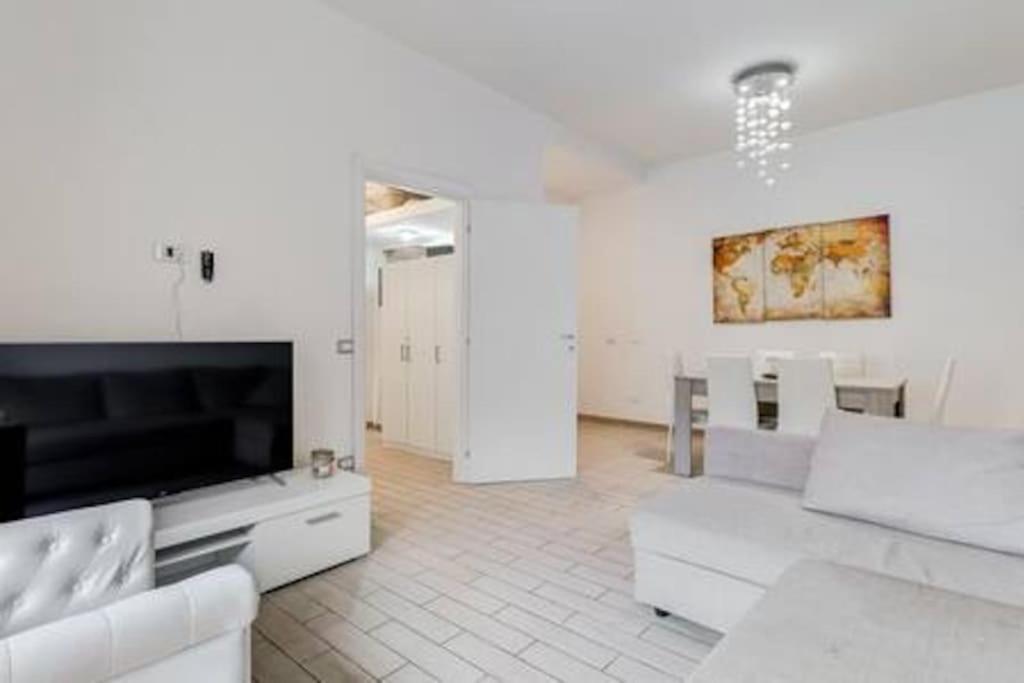 Domus Laterani By Jfm - Comfortable Apartment Big Terrace Colosseo Rome Exterior photo