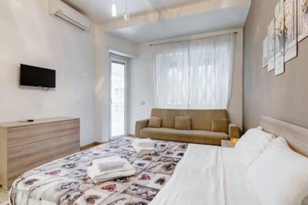 Domus Laterani By Jfm - Comfortable Apartment Big Terrace Colosseo Rome Exterior photo