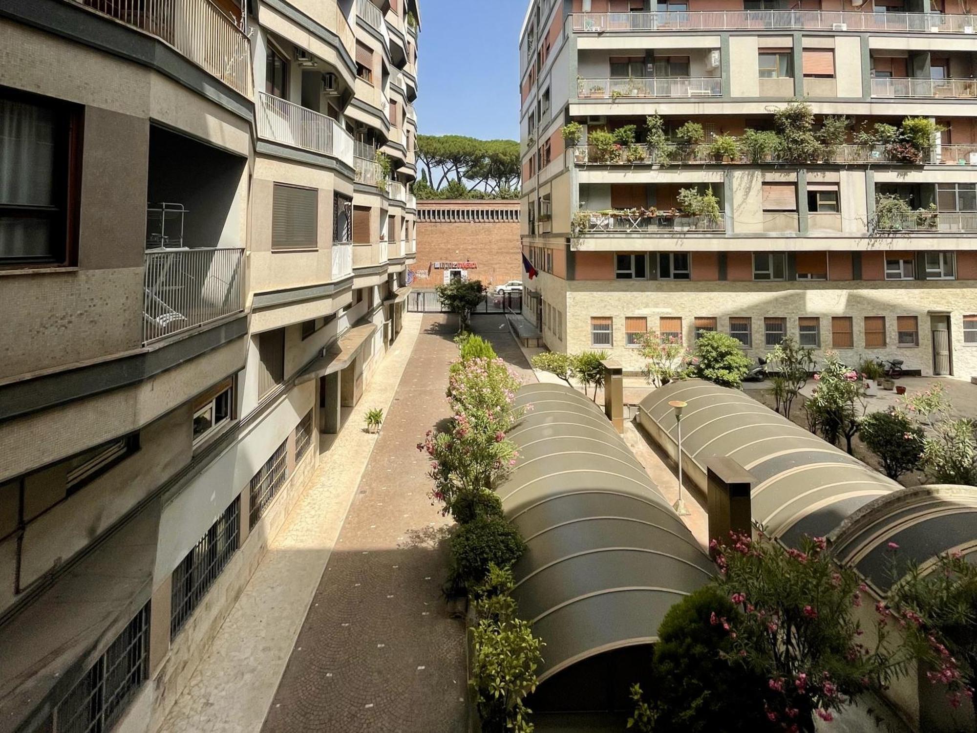 Domus Laterani By Jfm - Comfortable Apartment Big Terrace Colosseo Rome Exterior photo